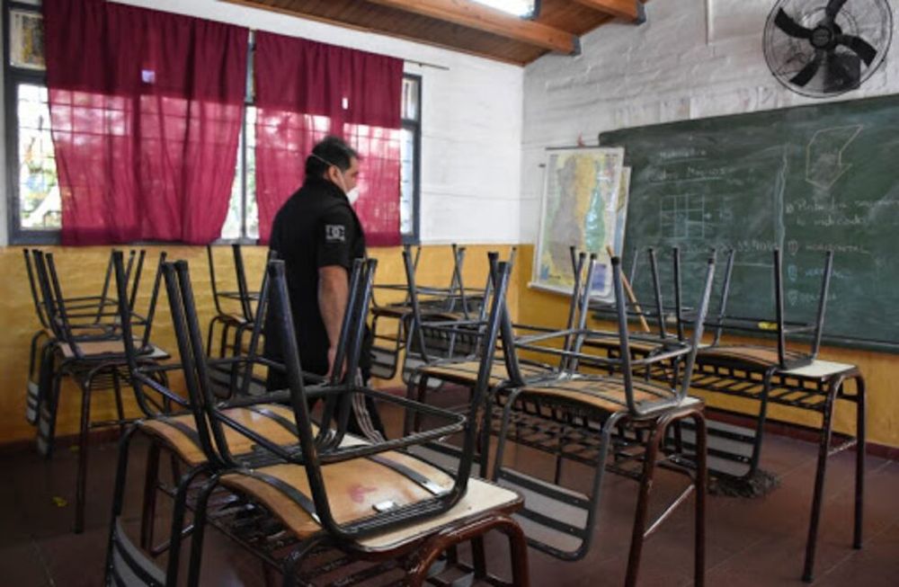 Academia Nacional de Medicina: es “imprescindible” retomar la presencialidad en las escuelas