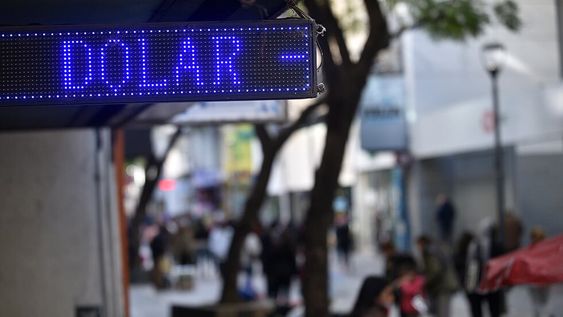 Todas las cotizaciones alternativas del dólar ya superaron los $300