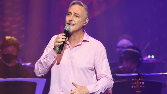 Pedro Aznar emocionó con clásicos como Barro tal vez y Como la cigarra.