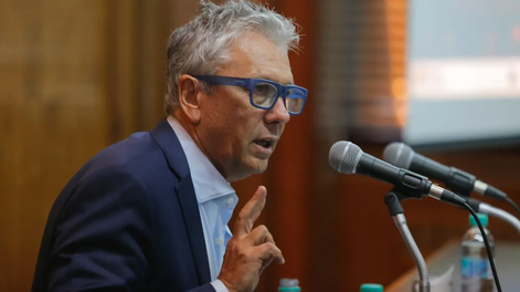 Alejandro Poquet, candidato a presidente del Colegio de Abogados por Alternativa Profesional Autónoma (APA), planteó reformas para fortalecer su función social y mejorar la imagen de la profesión.