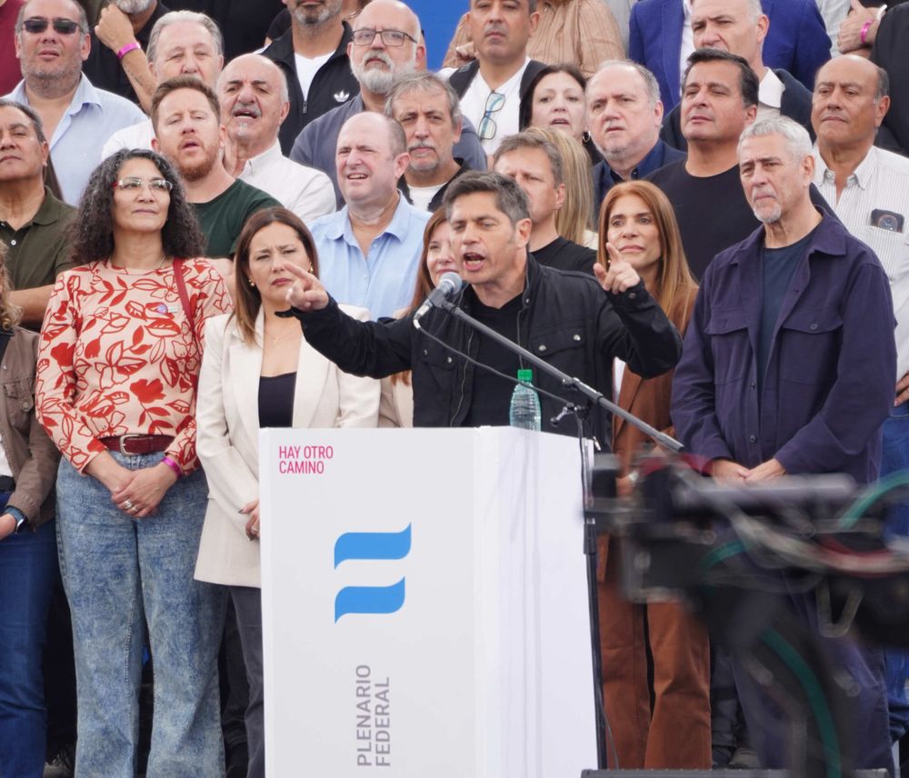 El gobernador de Buenos Aires, Axel Kicillof, cerró este sábado el plenario federal del Movimiento Derecho al Futuro (MDF), que tiene lugar en la localidad de Avellaneda.
