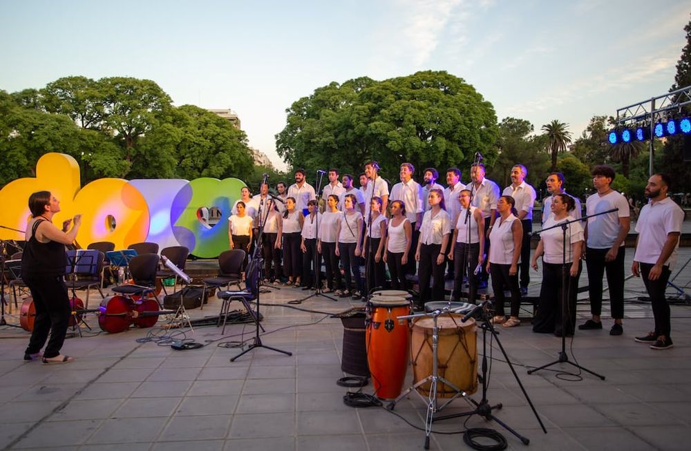 El concierto “Música en la Ciudad” deslumbró en la plaza Independencia