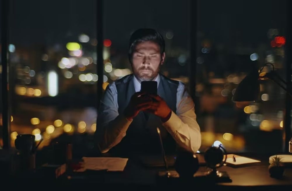 Lo que menos esperaba el empleado, quién se contacto con su jefe debido a la muerte de su abuela, era recibir una respuesta tan desconsiderada de su encargado