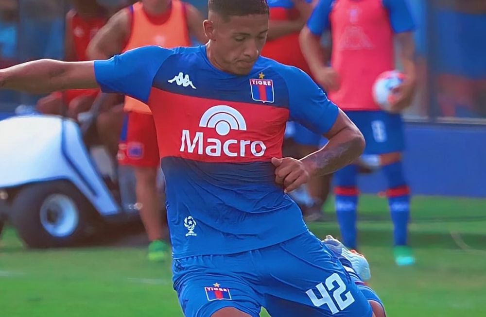 Equi Fernández, joya de las inferiores de Boca, hoy vistiendo los colores de Tigre. / Gentileza.