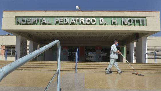 En un accidente doméstico, cinco personas fallecieron el viernes pasado intoxicados por monóxido de carbono en Godoy Cruz. Solo sobrevivió Delfi, una niña de apenas días; quien está internada y estable en el Hospital Notti.