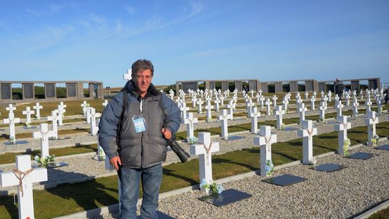 Gerardo Gómez, ex fotógrafo de Los Andes, viajó en 2019 a las Islas Malvinas junto a miembros de la Comisión de Familiares de Caídos en Malvinas, Cancillería, excombatientes, artistas, periodistas y fotógrafos. Gentileza: Gerardo Gómez