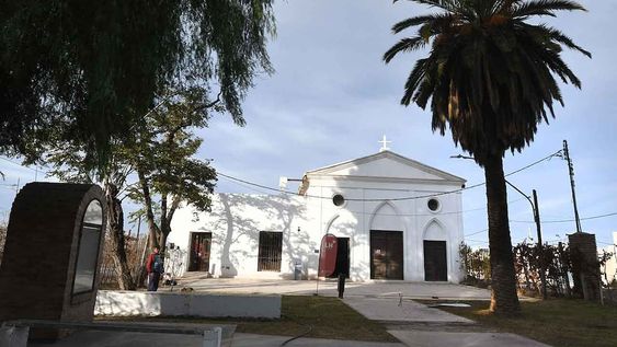 La antigua capilla se encuentra sobre calle Pascual Segura hacia el Este, más allá del barrio Ujemvi. En esa área se reunían 5.000 soldados los meses previos al Cruce. | Foto: José Gutiérrez / Los Andes