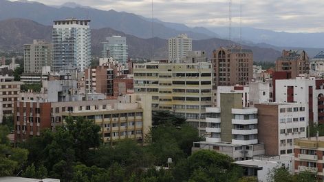 Los organismos meteorológicos anticipan un miércoles caluroso e inestable en Mendoza.