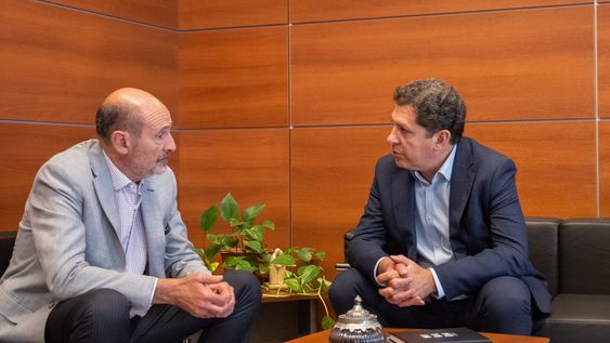 Los ministros Gustavo Fernández y Rodolfo Vargas Arizu se reunieron, pero no lograron consensuar la cuota.