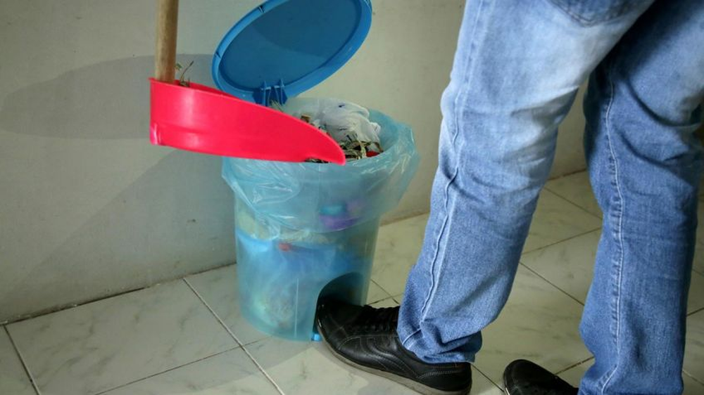 5 Čistiace triky, aby sa zabránilo zápachu v odpadkovom tacho