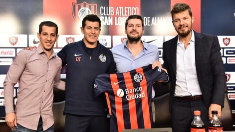 Jorge Almirón fue presentado como el nuevo entrenador de San Lorenzo