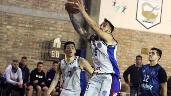 Básquet Nivel Dos: con una formidable actuación de Staerkle, Godoy Cruz venció a Petrolero