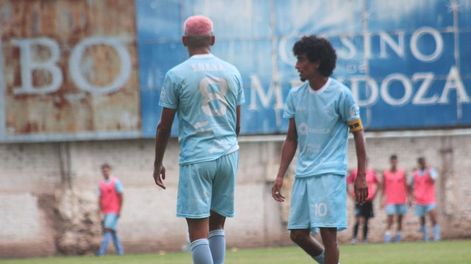 Los Andes | Piezas clave. Bruno Costella (8) y Nico Arce (10) generan el fútbol de Gutiérrez, que hoy va por la final ante su clásico rival. / Gentileza Prensa GSC.