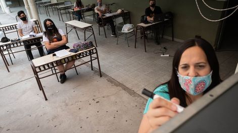 La presencialidad en las escuelas será decisión de cada provincia. Ignacio Blanco / Los AndesUltimos días de clases y exámenes para alumnos que quieren hacerlo en forma presencial.