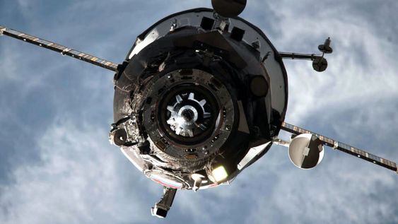 Glavkosmos, de la agencia espacial rusa, firma contrato con cuatro turistas para volar al espacio en 2024