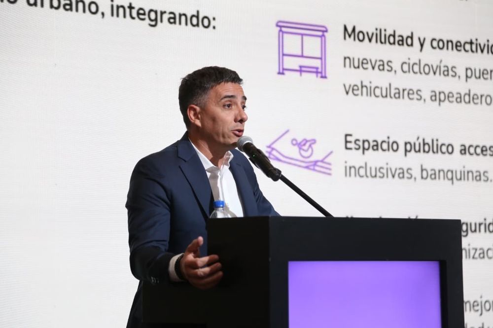 El programa incluye obras viales, de agua, cloacas, drenajes, espacios públicos y proyectos ambientales que transformarán la vida urbana en Guaymallén.
