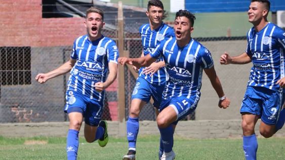 Matías González,  extremo por derecha. Fue el segundo goleador de la Reserva en la temporada 2019/20 con 8 goles. / Gentileza: Prensa Godoy Cruz.