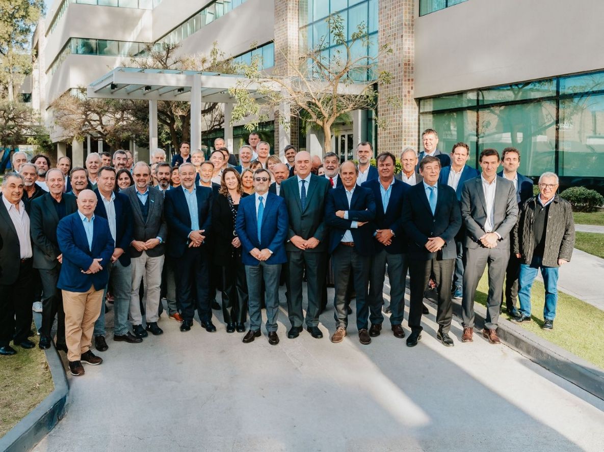 El Nuevo Contrato Productivo reúne diez ejes estratégicos con apoyo de 80 entidades industriales.