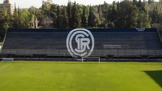 Independiente ultima detalles para tener su estadio en óptimas condiciones. En la fecha 3, ante Mitre de Santiago del Estero, será local frente a miles de hinchas azules. / CSIR