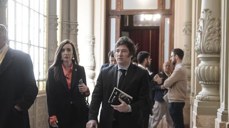 Javier Milei en la Cámara de Diputados junto a su compañera de La Libertad Avanza Victoria Villarruel Foto archivo: Federico López Claro