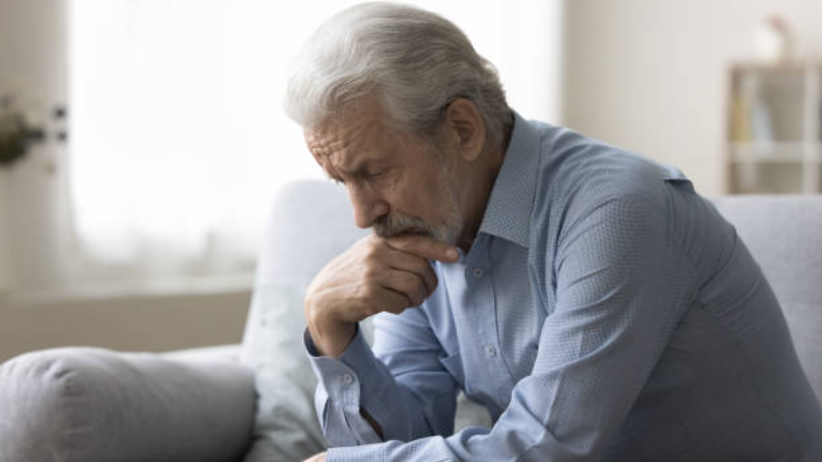 Según la psicología, las personas nacidas entre 1945 y 1965 enfrentan una crisis silenciosa al envejecer