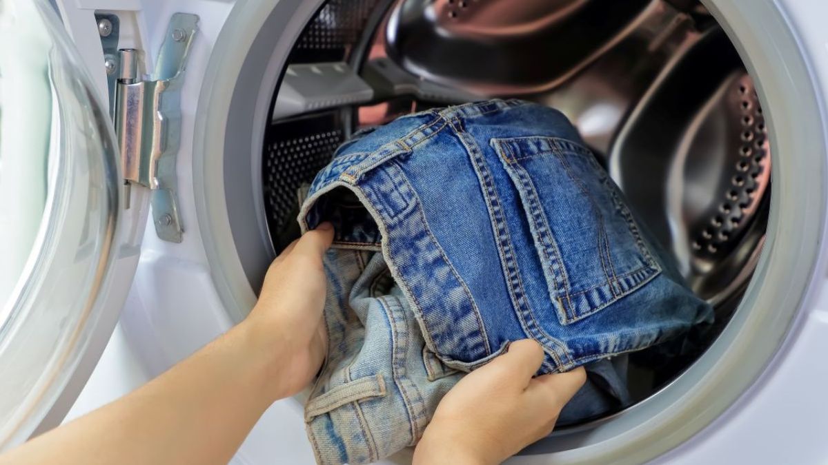 Lavar los jeans con frecuencia puede desgastarlos: expertos revelan que no es ni al día ni a la semana