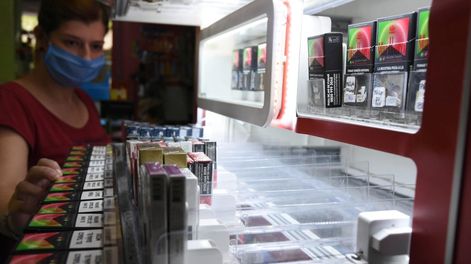 En Mendoza, por un paquete de cigarrillos se paga hasta un 40% más. / Mariana Villa