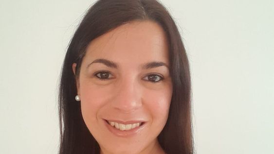 Marisol Cavichioli, directora de GenB Economía, impulsa la integración de empresas mendocinas en el primer clúster regional de carbono para potenciar la sostenibilidad y la competitividad.