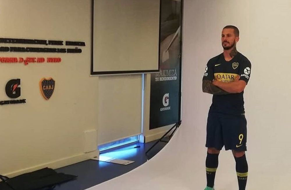 El mangazo de un ex Boca que recibió Darío Benedetto en la foto oficial del plantel