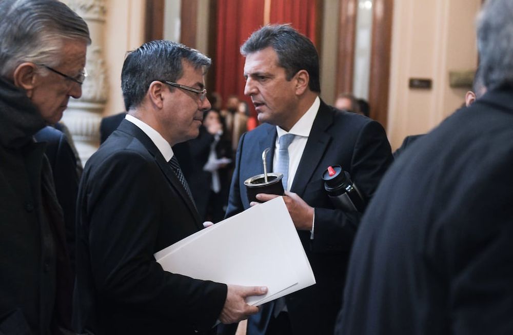 Sergio Massa junto a Germán Martínez y Jose Luis Gioja en DiputadosFoto Federico Lopez Claro