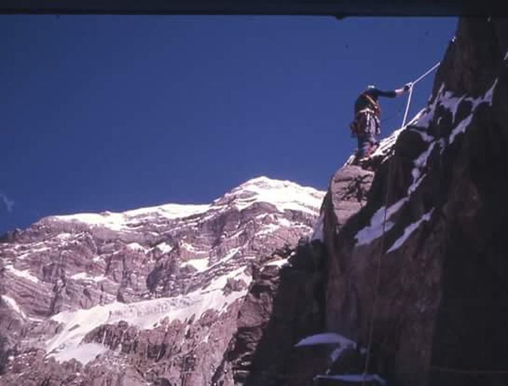 La expedición de Alejandro Randis, Miguel Sánchez, Daniel Rodríguez y Domingo Álvarez que hizo cumbre en el Aconcagua el 23 de febrero de 1986 por la Pared Sur.