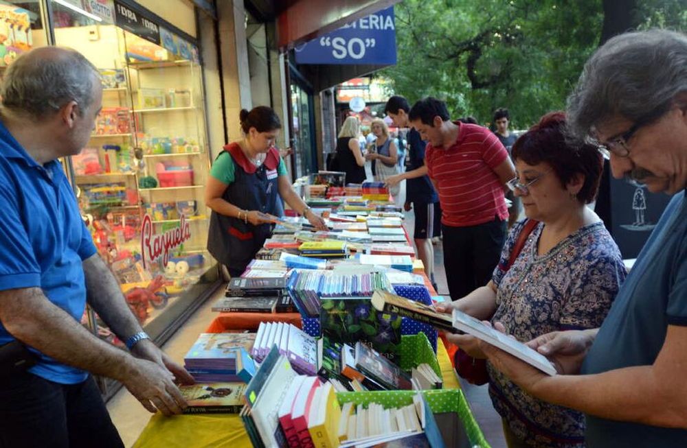La Ciudad de Mendoza volverá a convertirse en un gran escenario cultural con una nueva edición de La Noche de las Librerías
