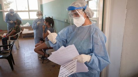 Los Andes | La variante Ómicron no tiene el mismo impacto que las anteriores y genera un escenario epidemiológico distinto. Foto: Ignacio Blanco / Los Andes