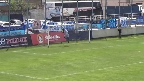 Mirá el golazo del ex Lepra, Damián Toledo en la B Metropilitana que ya recorre el mundo