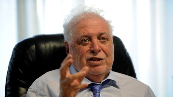 Ginéz González García, ministro de Salud de la Nación, fue muy claro con el tema del fútbol: aumentan los casos, se suspende la actividad. / Clarín