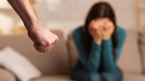 Acusado de intentar matar a su pareja y hacerla perder su bebé va a juicio