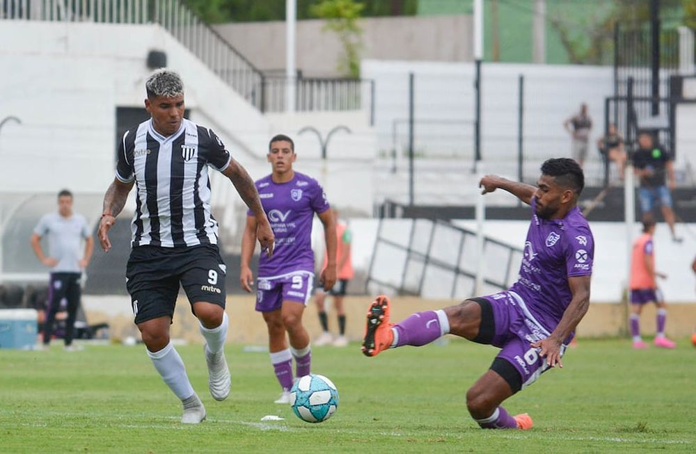 Ramón Lentini el delantero de Gimnasia de Mendoza que vuelve a ser titular.