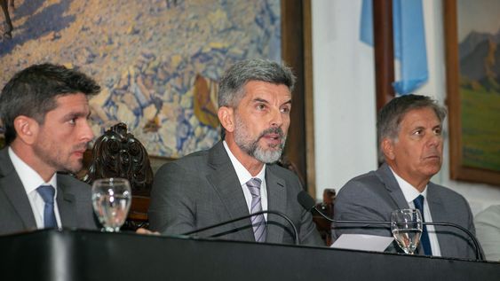 Ulpiano Suárez en la apertura de las sesiones ordinarias del Honorable Concejo Deliberante.