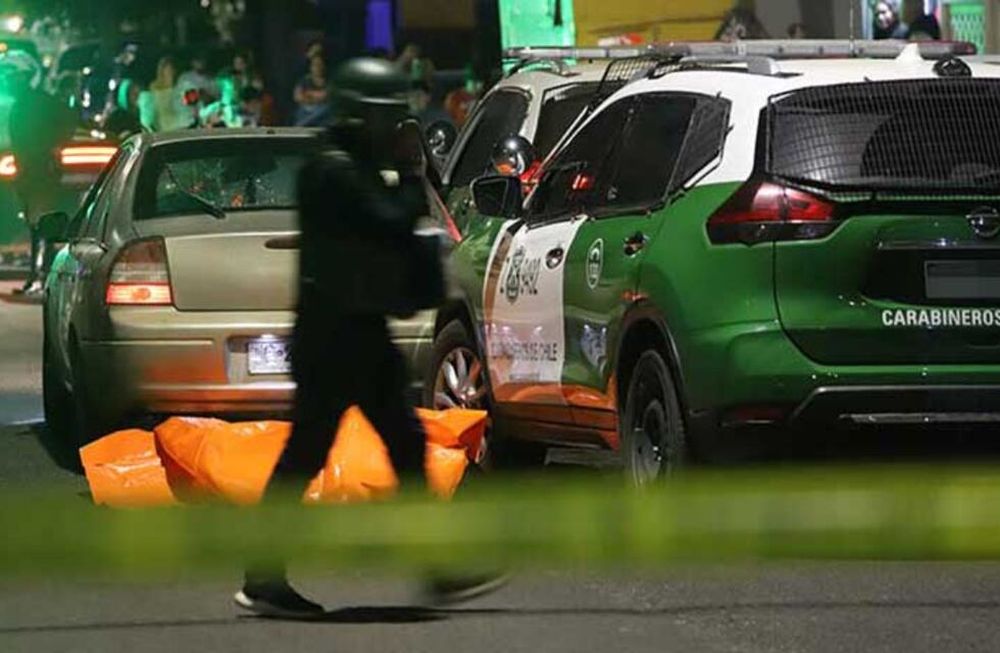 Un funcionario utilizó una subametralladora UZI y disparó contra el conductor, quien se disponía a darse a la fuga. Gentileza: Soy Chile.