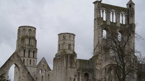Rematan una capilla en Francia en 5 mil euros, pero con una condición insólita