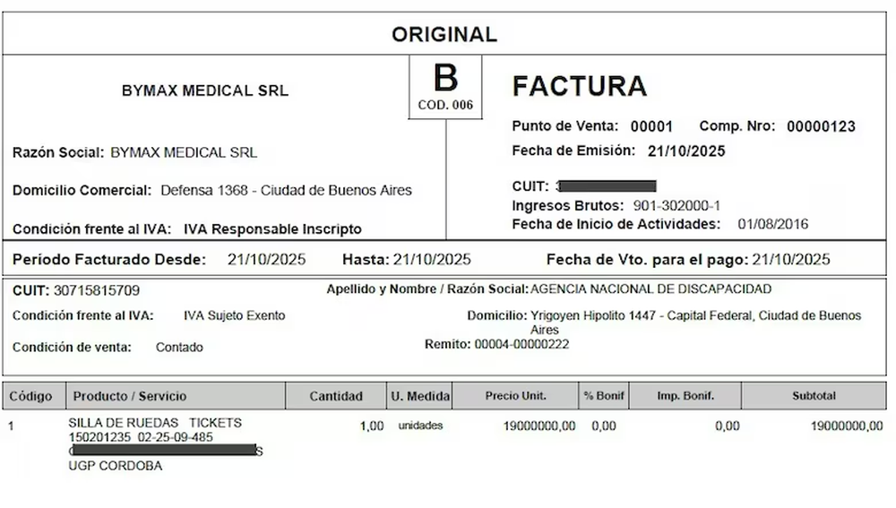 Factura emitida a Andis por la compra de una silla de ruedas.