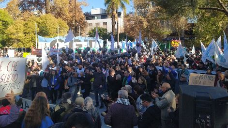 Gremios y dirigentes del PJ se movilizaron en Mendoza en defensa de Cristina Fernández: quienes faltaron