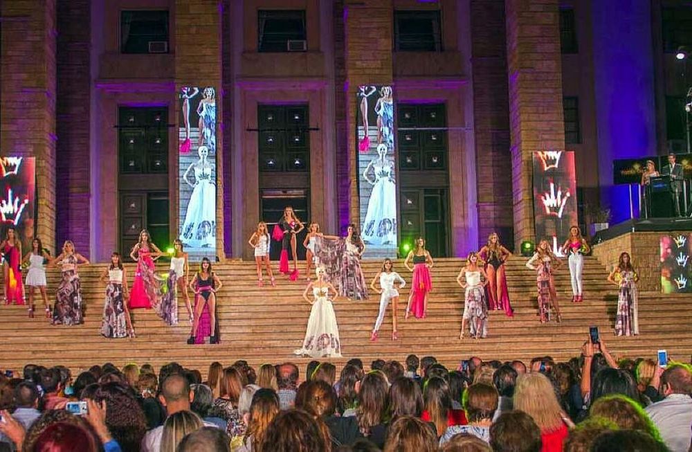 Megadesfile “Mendoza ayuda a tus niños”: éxito total de un clásico local