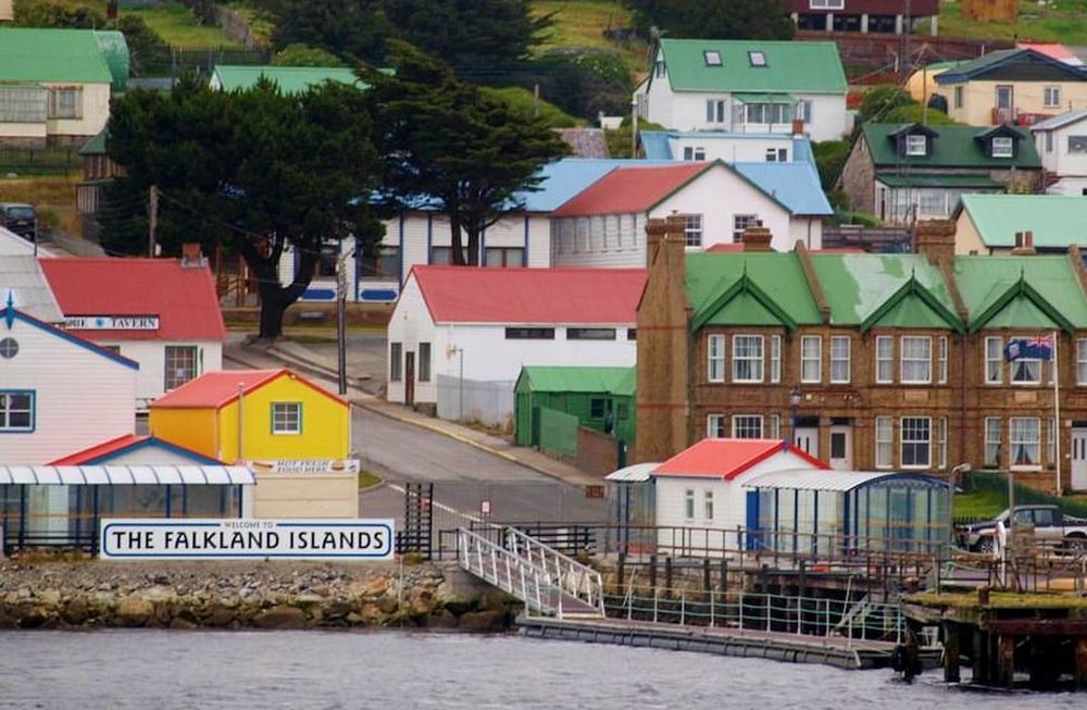 El Gobierno nacional propuso a Gran Bretaña realizar dos vuelos con la aerolínea de bandera para conectar las islas con el continente durante las fiestas.