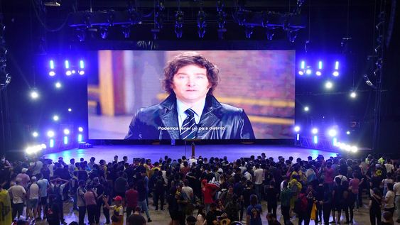 Ciudad de Buenos Aires. Búnker de campaña de Javier Milei, el principal candidato a diputado nacional de La Libertad Avanza, en el Luna Park. Logró el tercer lugar. (Télam)