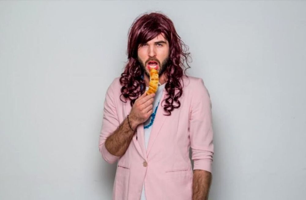 El comediante propone un show con desopilantes historias sobre la soltería.