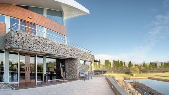 El descubrimiento de la bodega Achaval-Ferrer que dio origen a su nueva y exclusiva línea de vinos