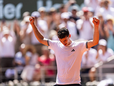 En un partido extraordinario disputado bajo el intenso calor de París, el porteño -único argentino en carrera- se impuso en cinco sets y consiguió la mejor actuación de su carrera en un Major. En un partido extraordinario disputado bajo el intenso calor de París, el porteño -único argentino en carrera- se impuso en cinco sets y consiguió la mejor actuación de su carrera en un Major.