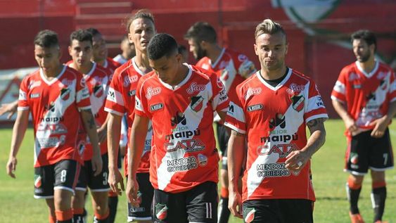 Maipú reaccionó tarde y perdió ante Chaco For Ever