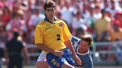 Los Andes | “Gracias por el autogol”: el futbolista que hizo un gol en contra en un mundial, lo asesinaron y tiene su serie en Netflix. Foto: Instagram @ninetiespop